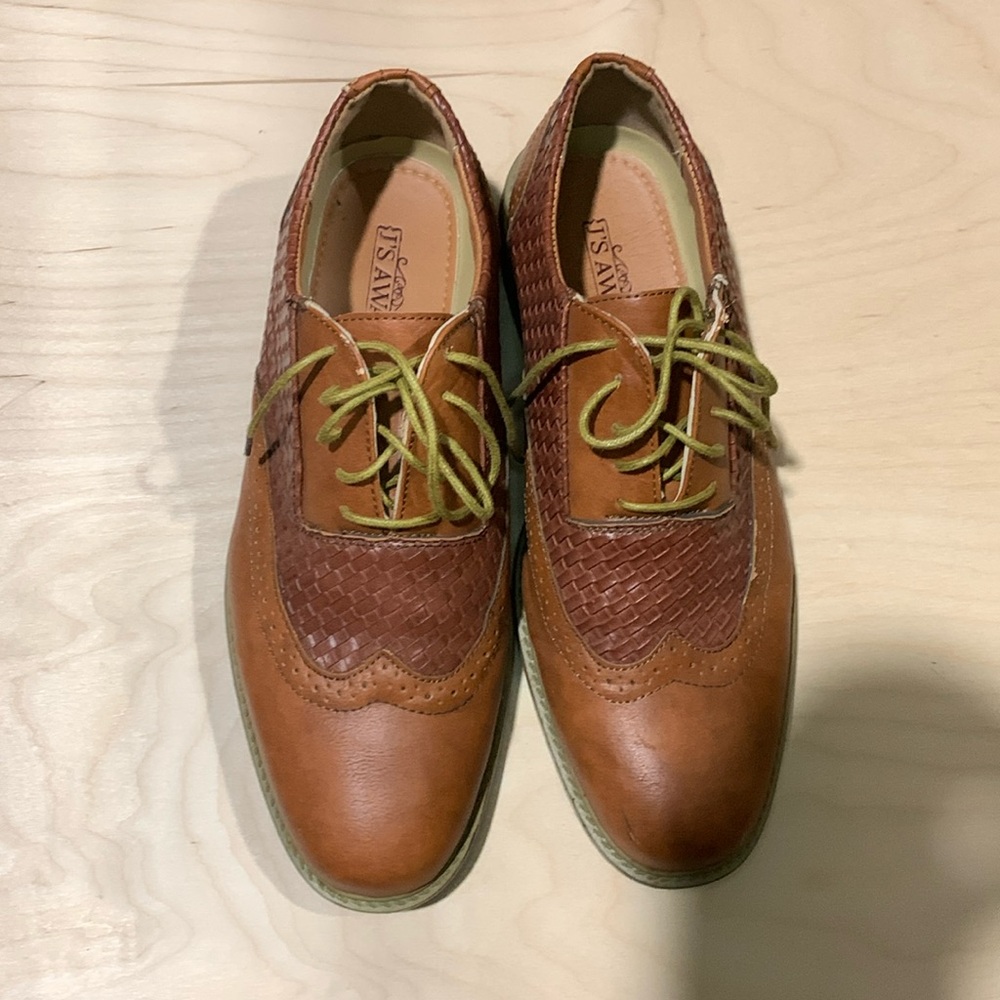 J’s AWAKE Men’s Tan Eddie Oxford Size 9 wore once.